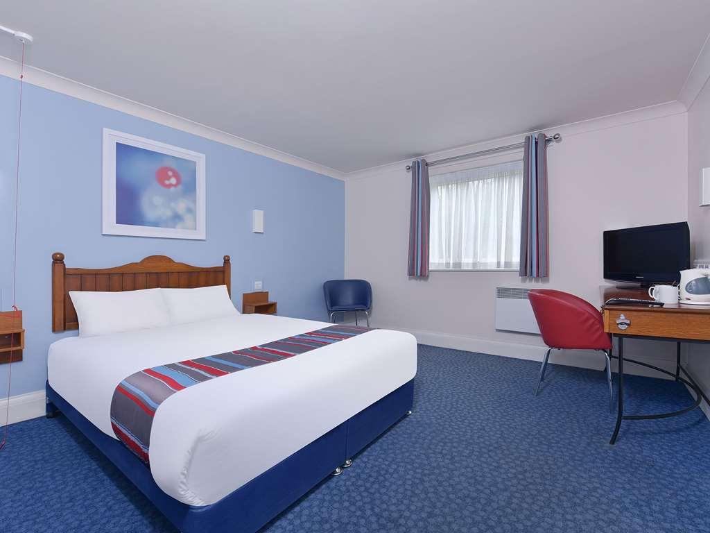 Travelodge Bedford Goldington Road Szoba fotó