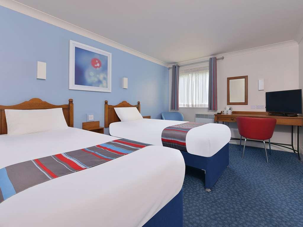 Travelodge Bedford Goldington Road Szoba fotó