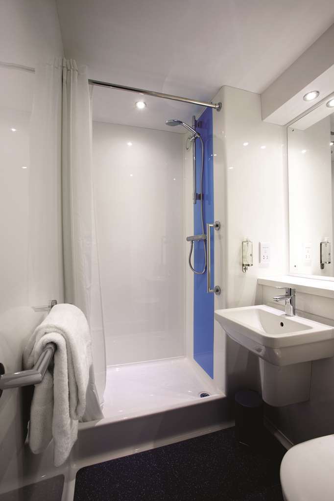 Travelodge Bedford Goldington Road Szoba fotó