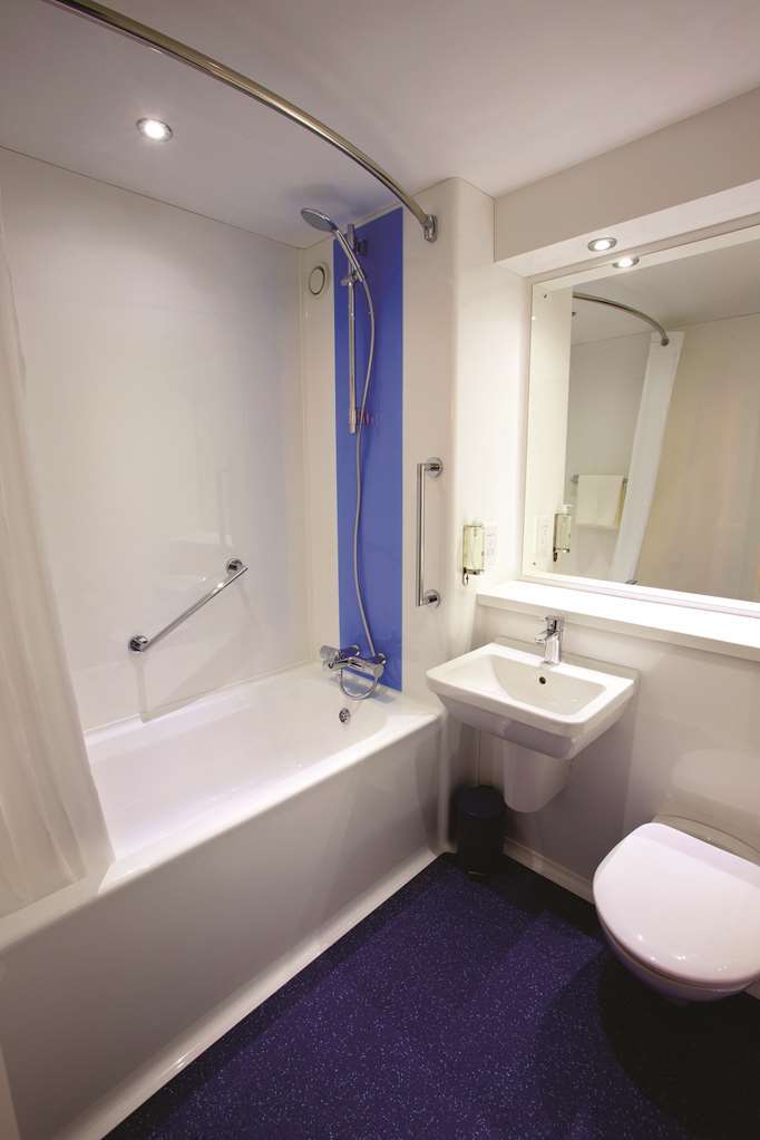 Travelodge Bedford Goldington Road Szoba fotó